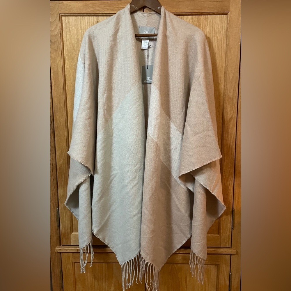 Soia & Kyo Yadira Woven Scarfigan Shawl Poncho Fringe Color Block Tan Blush OS - Picture 3 of 9